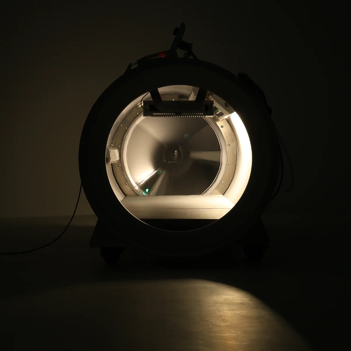 Airvida Ultra 1.3-2.0 ATA Hard Shell Lying Hyperbaric Chamber